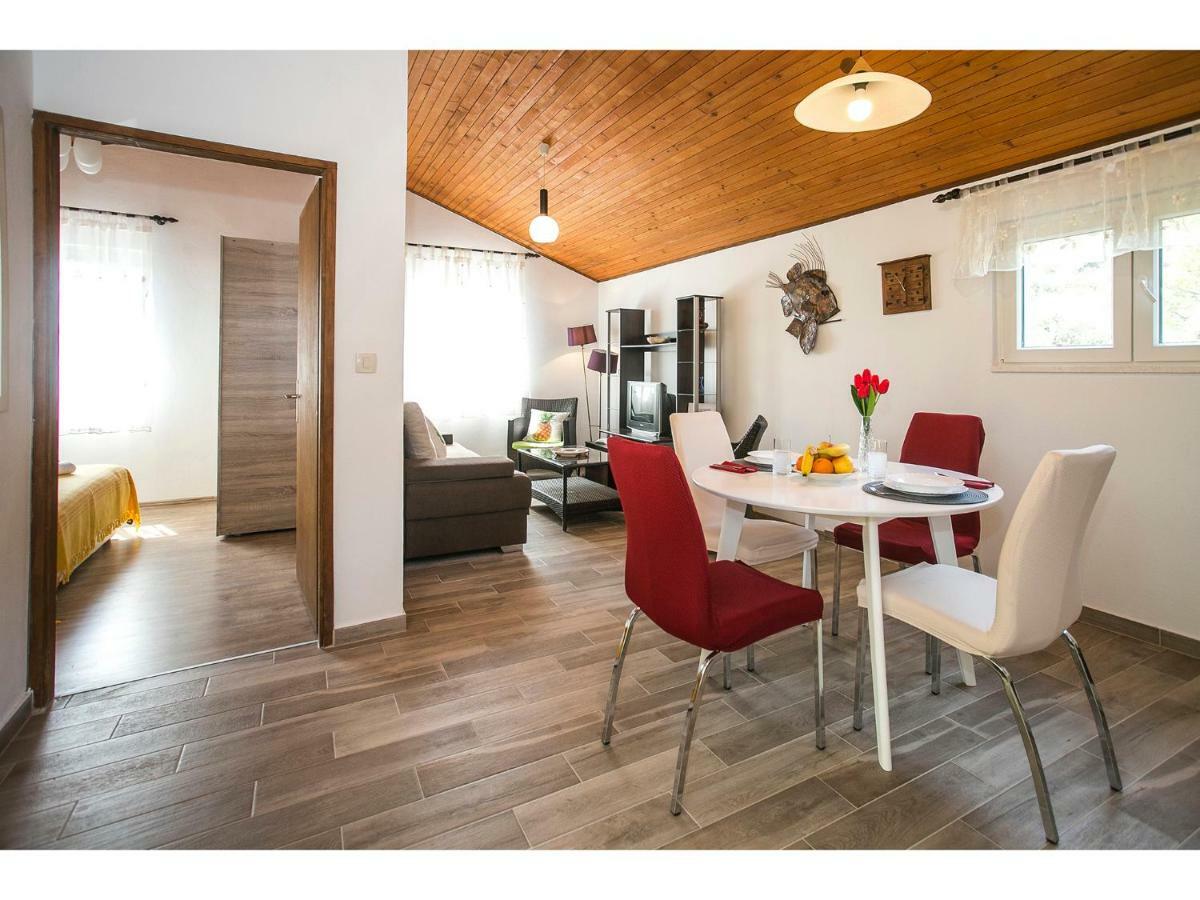 Apartment Goga'S Retreat In Marina Ngoại thất bức ảnh