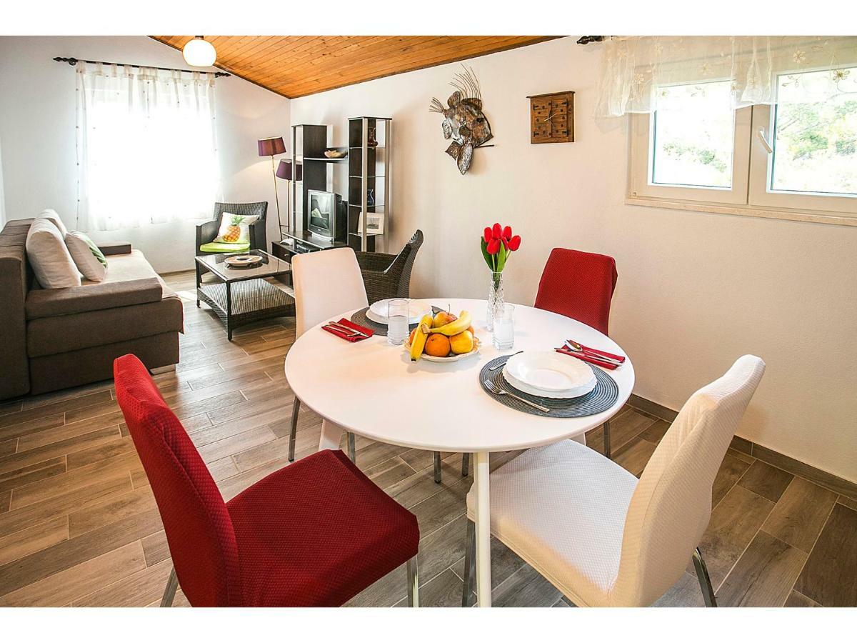 Apartment Goga'S Retreat In Marina Ngoại thất bức ảnh